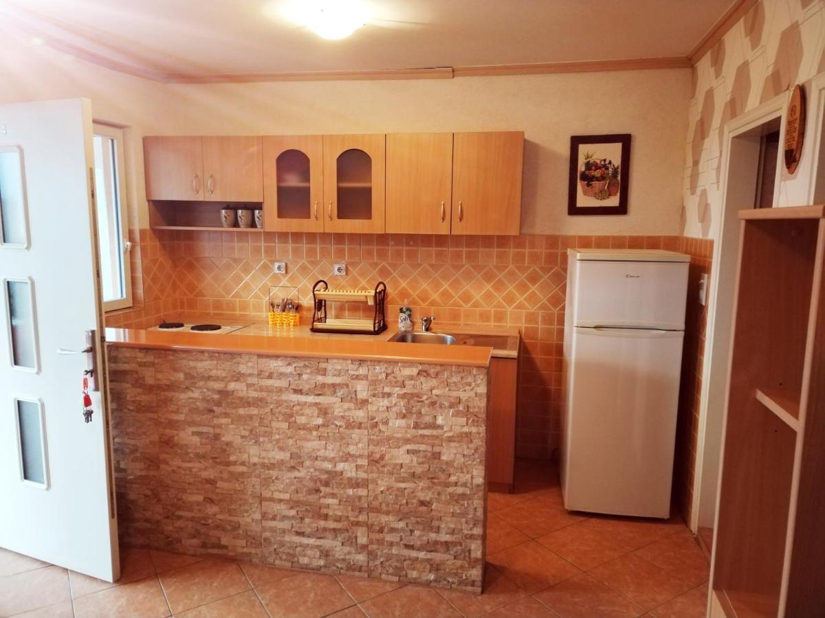 Apartmani Ljubica Utjeha Zewnętrze zdjęcie
