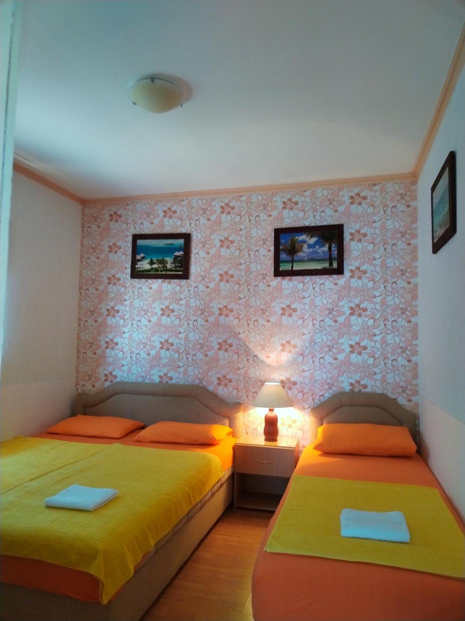 Apartmani Ljubica Utjeha Zewnętrze zdjęcie