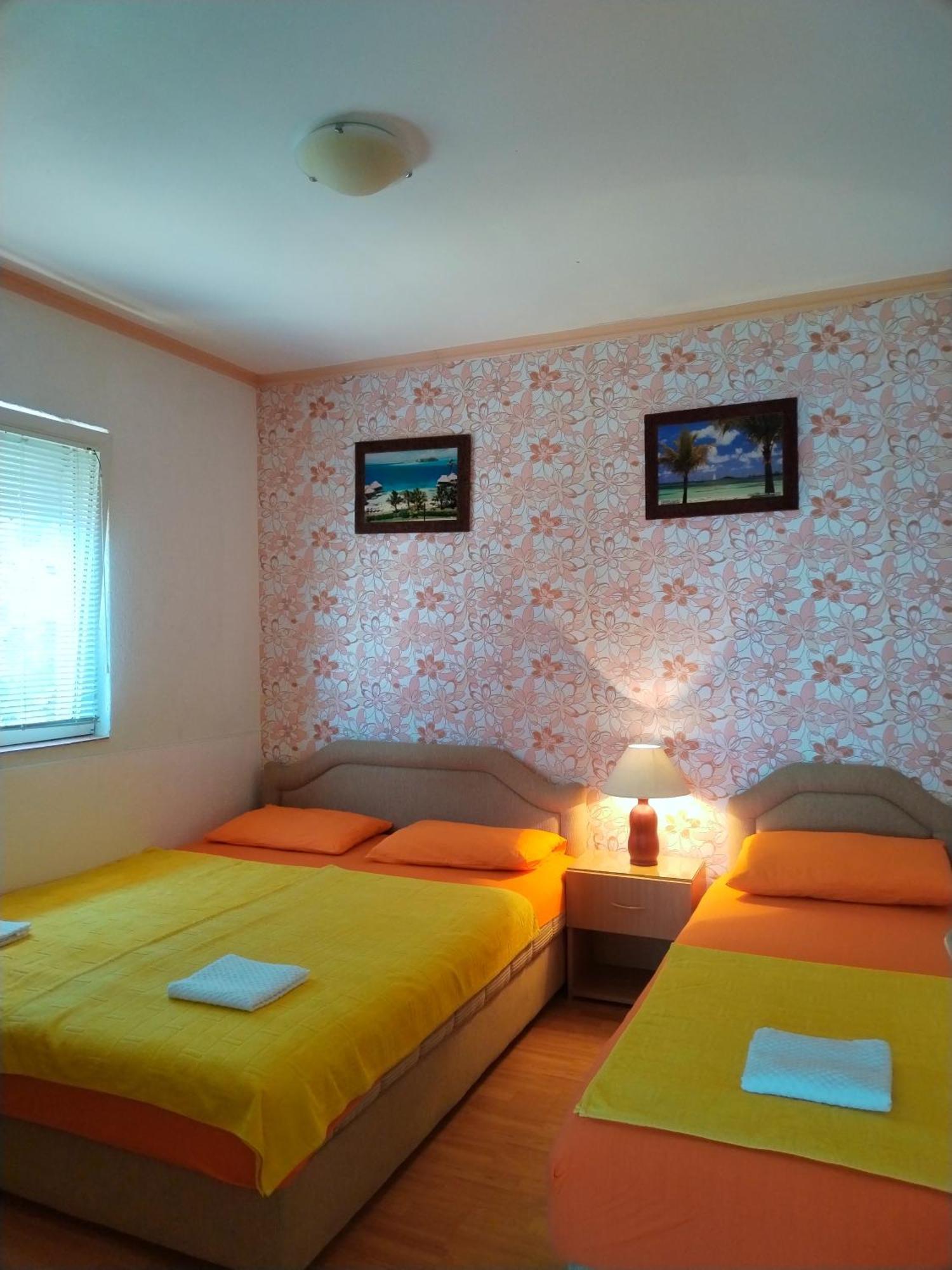 Apartmani Ljubica Utjeha Zewnętrze zdjęcie